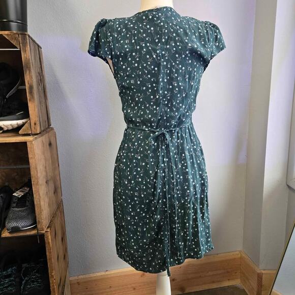 Brandy Melville Robbie Wrap Dress – Dark Green Floral - Picture 4 of 6